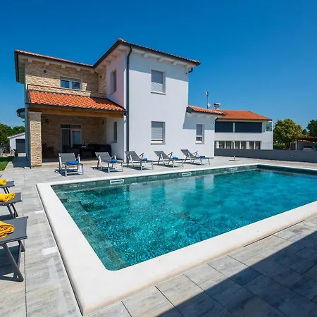 Semesterbostad 5 Bedroom In Vidulini