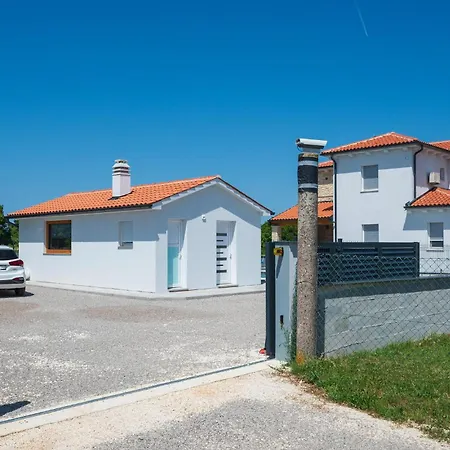 Feriehus 5 Bedroom In Vidulini