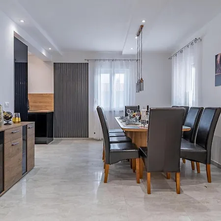 5 Bedroom In Prázdninový dům