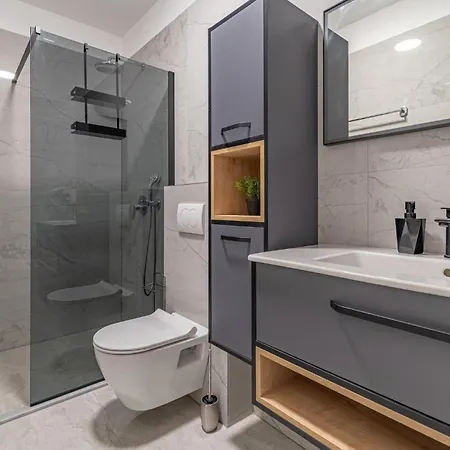 5 Bedroom In Σπίτι διακοπών *