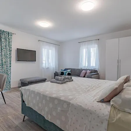 5 Bedroom In Vidulini