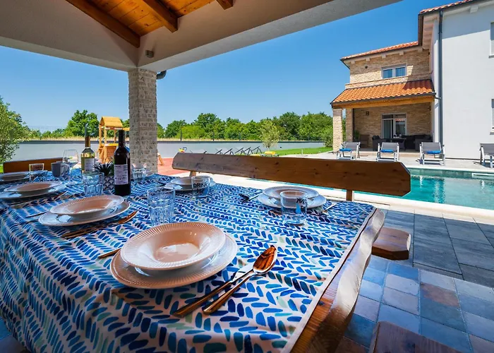 5 Bedroom In