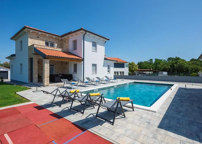 Feriehus 5 Bedroom In *