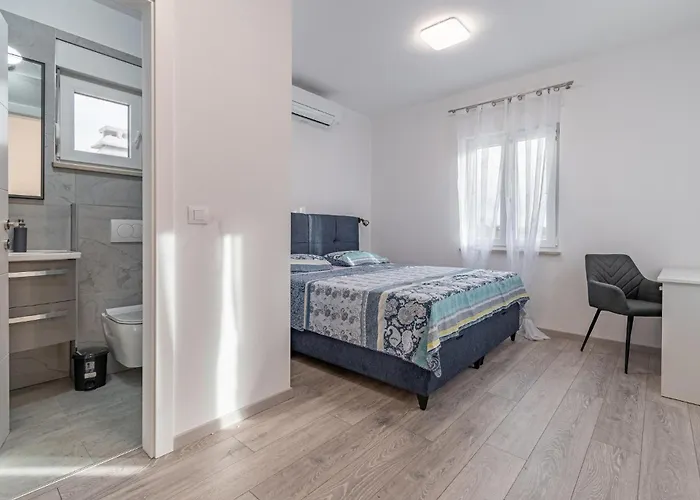 5 Bedroom In Semesterbostad Vidulini