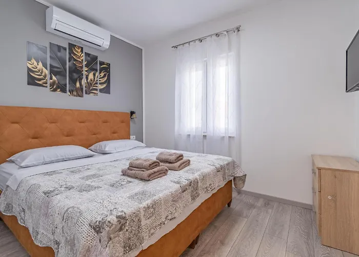 5 Bedroom In Semesterbostad Vidulini