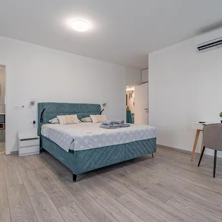5 Bedroom In