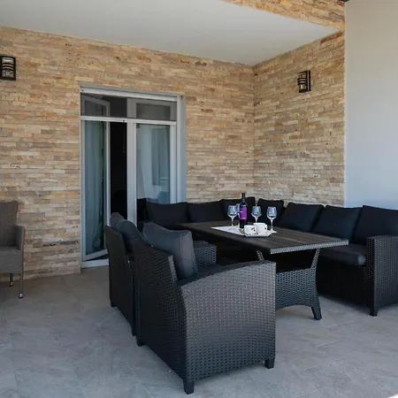 5 Bedroom In Vidulini