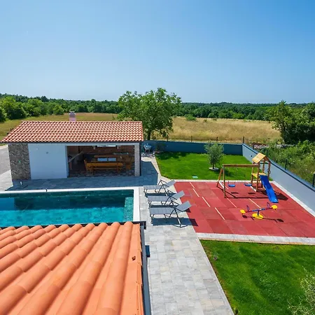 5 Bedroom In Dom wakacyjny *