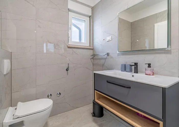 Vakantiehuis 5 Bedroom In *